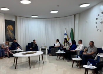 Martîn Schirdewan çû serdana Kampa Roj