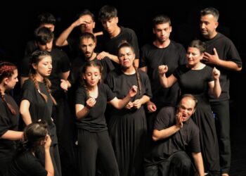 Li atolyeya hunerê huner û ziman