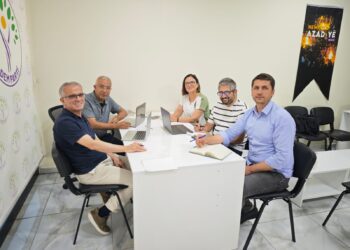 Endamanê Komîsyonê Ziwanî yê DEM Partîye ameyî têhet