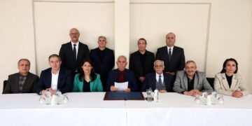 Di tecrîdê de lêgerîna çareseriya demokratîk