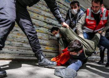 ‘Çew nêeşkeno bêqanûnî heqê bingeyînî sînordar biko’