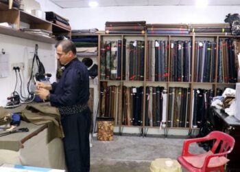 Pêroyîya şarê Dêrelokî heta nika cilûberganê kurdan xora kenê