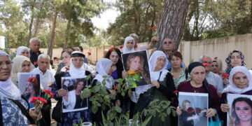 Denîz Poyraz tirba xo ser o ameye vîrardene