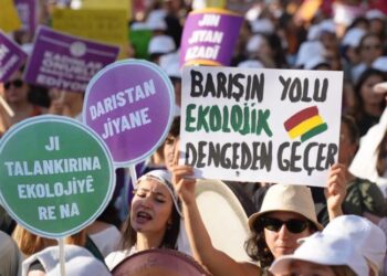 Pêvajoya aştîye de qirkerdişê ekolojî dewam keno