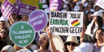 Pêvajoya aştîye de qirkerdişê ekolojî dewam keno