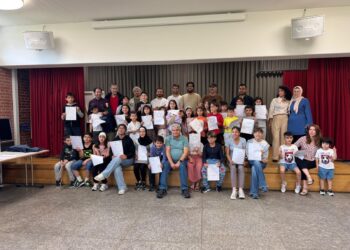 Şagirtên xwendegeha kurdî bawernameyên xwe girtin