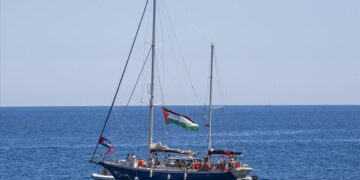 Keştiya alîkariya mirovî ya diçû Filîstînê hat desteserkirin