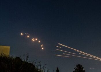 Îsraîlê baregeha Supayê Pasdaran bombebaran kir