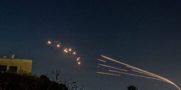 Îsraîlê baregeha Supayê Pasdaran bombebaran kir