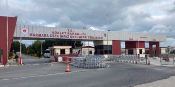 Heyetê DEM Partî zîyaretê hepsîyê sîyasî yê Sîlîvrî kerd