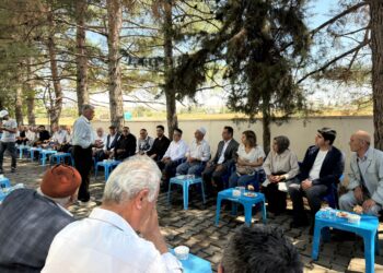 Gengeşiya qezaya trafîkê bi merasîma aştiyê bi dawî bû