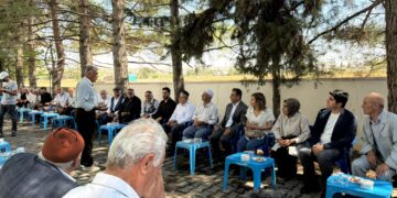 Gengeşiya qezaya trafîkê bi merasîma aştiyê bi dawî bû