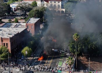 Li Los Angelesê ji bo şevê qedexe hate ragihandin