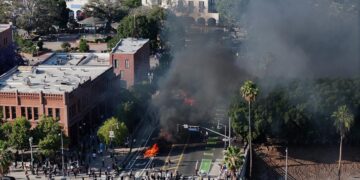 Li Los Angelesê ji bo şevê qedexe hate ragihandin