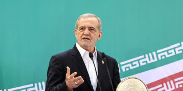 Serokkomarê Îranê: Em dest ji enerjiya atomî bernadin!