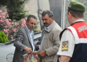 Malbat bi boneya Cejna Qurbanê çûn Îmraliyê