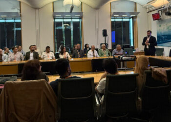 Parlamentoyê Îngilîstanî de seba dokumenterê ‘Rojava’ eleqeyo pîl