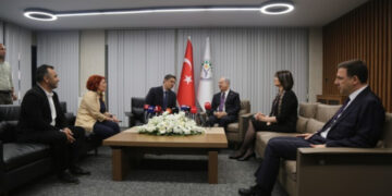 DEM Partî û MHP’î roşanê yewbînan pîroz kerd