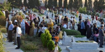 Şêniyên Dêrik û Qamişloyê berê xwe dan ser goristanan