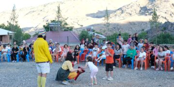 Amed de Şayîyê Gedeyan ê Dewan dest pêkenê