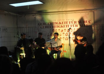 Li Dûîsbûrgê 33 ciwanên sosyalîst bibîr anîn