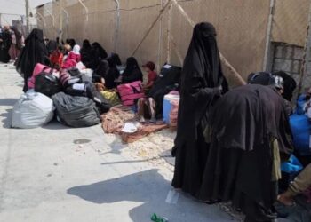 812 kesî Kampê Holî ra agêrayê Îraq