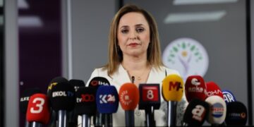 Ayşegul Dogan: Ma do uca de gama tarîxî ya merasîmî taqîb bikerê
