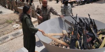 Merasîmo tarîxî yê Grûba Aştî û Komelê Demokratîkî ya PKK’yî ame kerdene