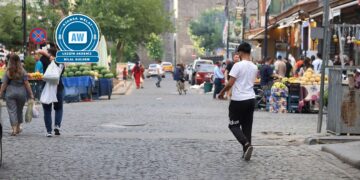 Welatî ji dikandaran, dikandar jî ji turistan ne razî ne