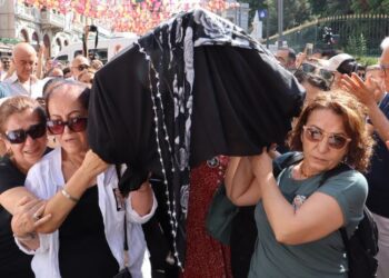 ‘No meydan, meydanê Dayîka Emîne yo’