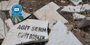Leşker û cerdevanan tevahiya goristana Bestayê rûxandiye