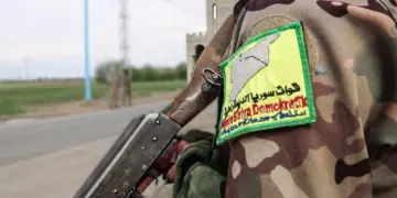 DAIŞê li Dêrazorê êriş kir HSDê bersiv da