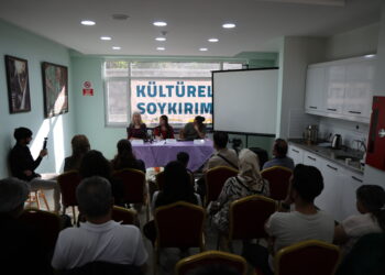 ‘Em ji koka xwe dûr ketine’