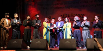 Tetwanî ji hunerê têr dibin