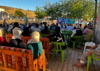 Di civîna gel de kêfxweşiya dîtina dîmenê Ocalan derket pêş