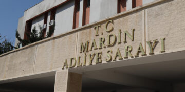 Ciwanên ji ber wêneyên Ocalan hatibûn binçavkirin hatin berdan