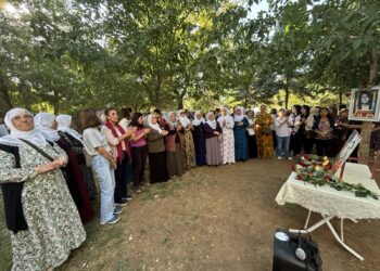 TJAyê bi bernameyekê Zîlan û Sema bibîr anîn