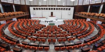 Serokê Meclisê agahdar kir ku komîsyon ji 51 endaman pêk tê