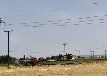 Li deşta Fîsê agir bi zeviyê ket