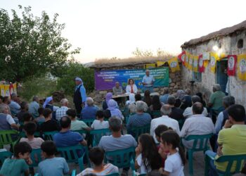 Civînên gel bi girseyî didomin