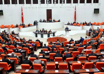 Komîsyon do 44 endaman ra pê bêro