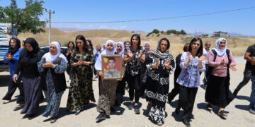 Bi girseyî çûn serdana şîna Mûsa Kaya 