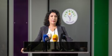 Halîde Turkoglu: Ma do Aştî û Komelê Demokratîkî awan bikerê