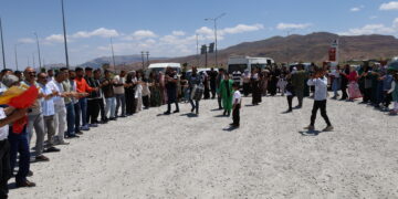 Bi sirûda ‘Herne Pêş’ hat pêşwazîkirin