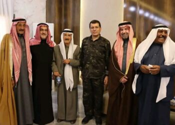 Mazlum Ebdî bi rûspî û serokeşîrên Dêrazorê re civiya