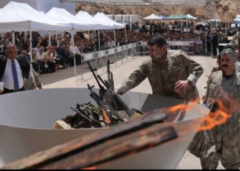 Koma Aştî û Civaka Demokratîk: Em bi vîna azad çekên xwe îmha dikin