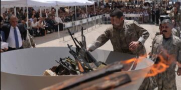 Koma Aştî û Civaka Demokratîk: Em bi vîna azad çekên xwe îmha dikin