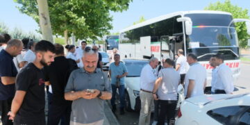 Seba merasîmê veşnayîşê çekan Amed ra kewtî rayîr