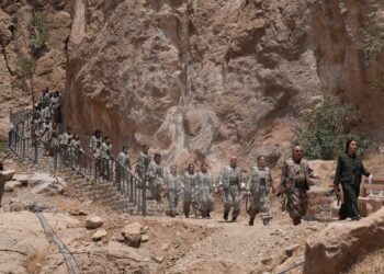 Grûba Aştî û Komelê Demokratîkî de tewr vernî de Besê Hozat ca girewt