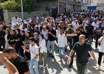 Xelkê Cizîrê guh neda astengiyan û serdana şîna endamê HPGê kir